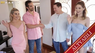 Liseli Kız Kardeşime Sıcak Gelmiş
